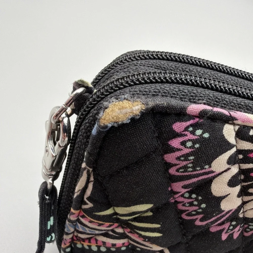Vera Bradley Wristlet/Wallet Paisley Floral Smartphone Compartment Pre-loved